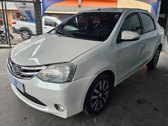 TOYOTA ETIOS 1.5 PLATINUM SEDAN 16V FLEX 4P MANUAL TOYOTA ETIOS 1.5 PLATINUM SEDAN 16V FLEX 4P MANUAL
